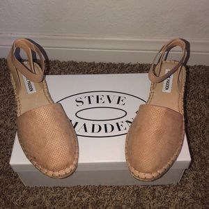 NEW Steve Madden Sandal/Flats